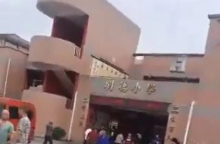 Dos muertos y diez heridos tras ataque con cuchillo en escuela china (+vídeo sensible)