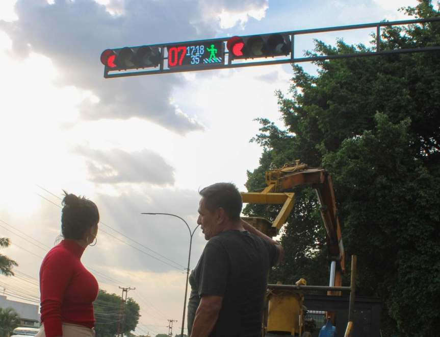 Alcaldía de Mariño pone en marcha plan de modernización de semáforos