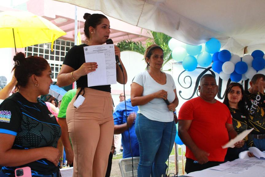 Alcaldía de Mariño hizo entrega de 600 certificados catastrales a vecinos de La Casona