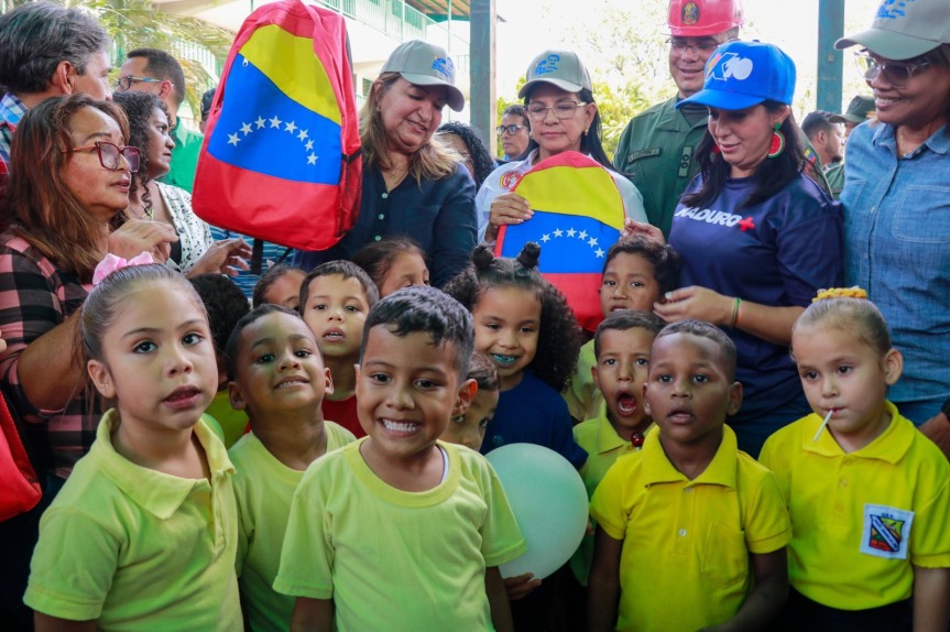 En Aragua Bricomiles recuperan más de 300 planteles educativos